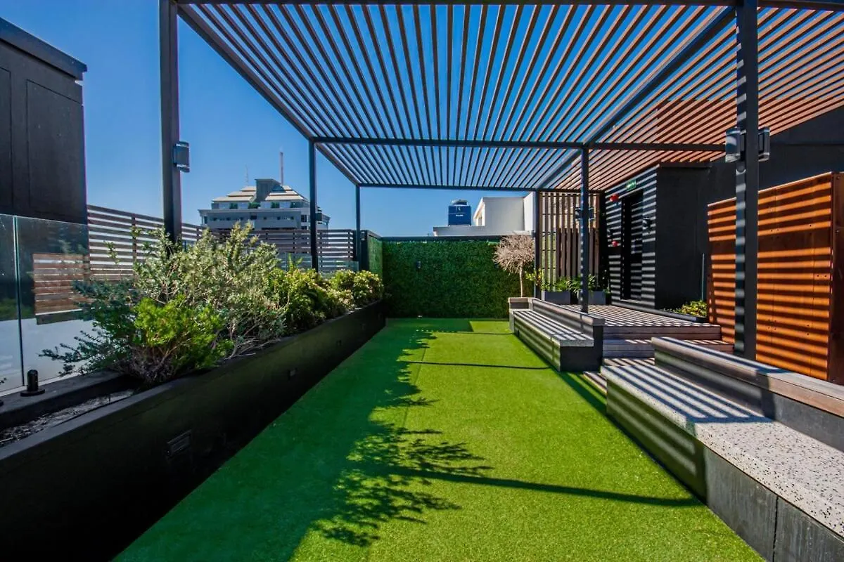 Modern, Secure, Spacious, L/Shedding Free-Pool Cape Town Apartment