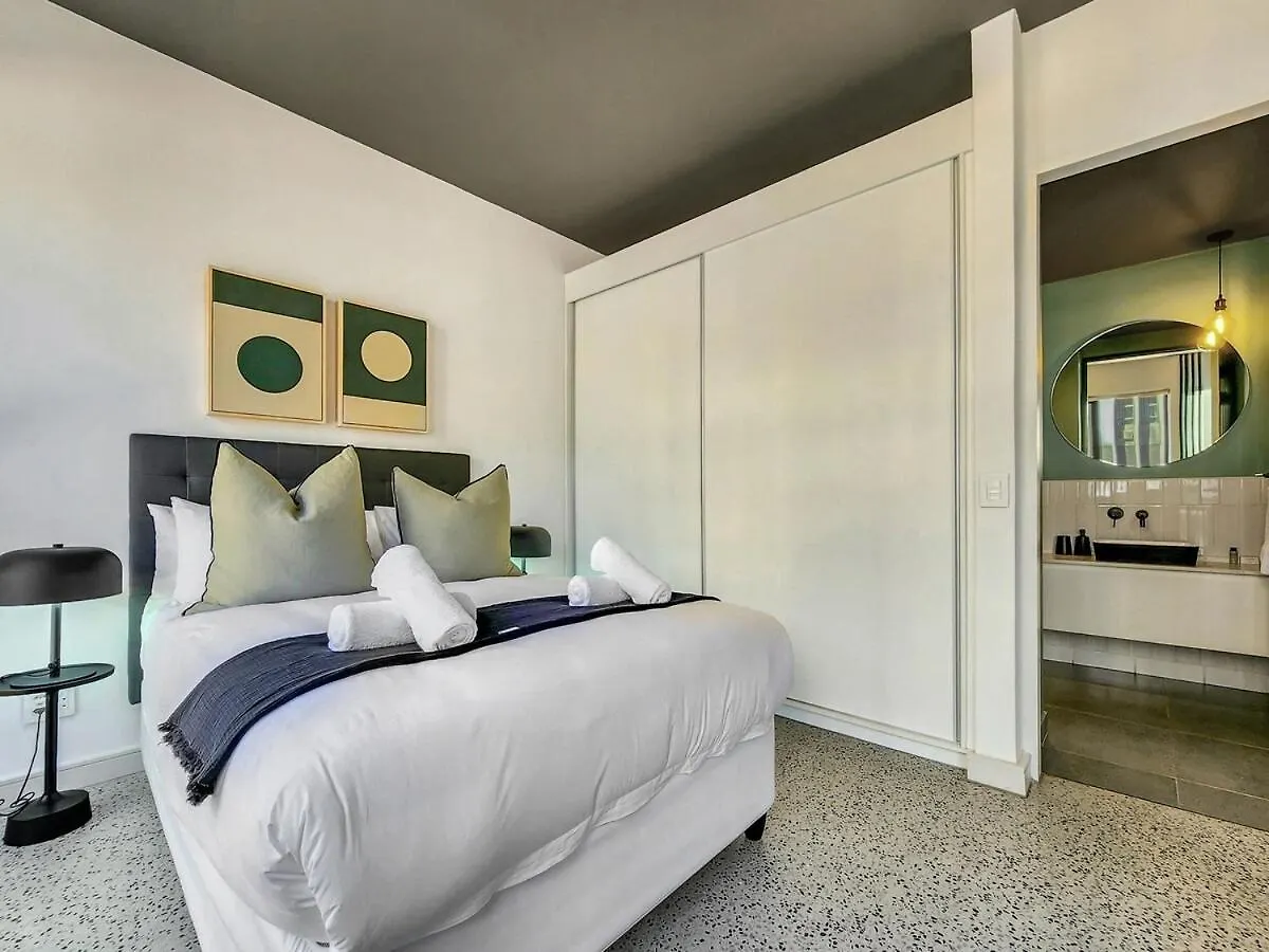Modern, Secure, Spacious, L/Shedding Free-Pool Città del Capo 0*,