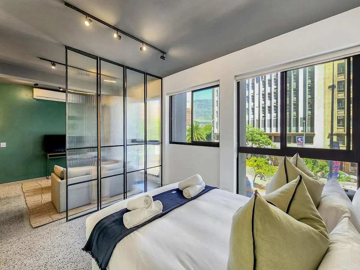 Apartment Modern, Secure, Spacious, L/Shedding Free-Pool Cape Town